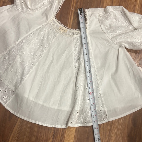 NEW POL Elegant White Embroidered Women's Top Sz Medium - Picture 5 of 6